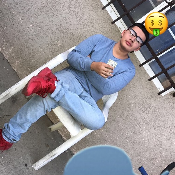 Meet your Posher, Jonathan - Picture 1 of 1